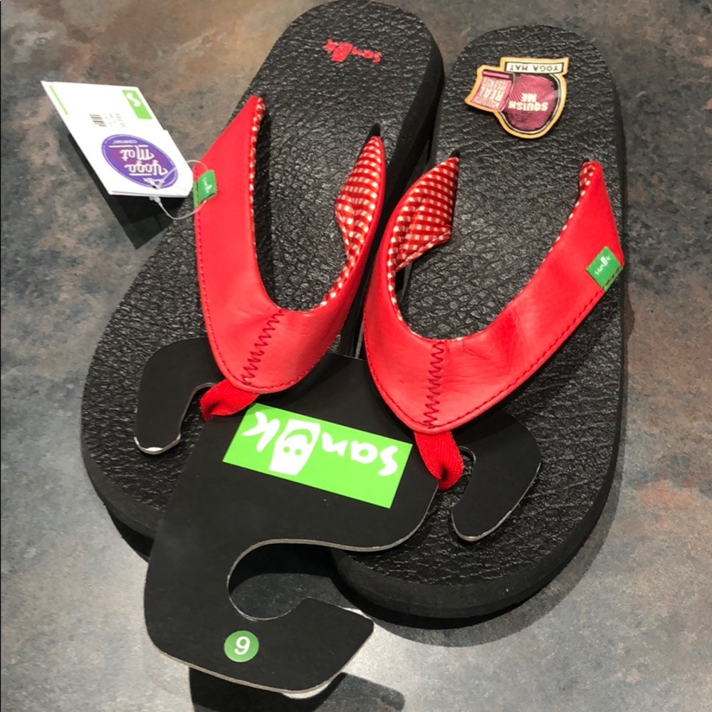 Sanuk Yoga Mat Sandals NWT!